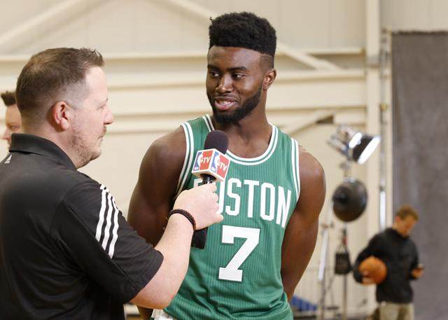 体操奥运冠军黄旭进校园讲述成长经历（奥运体操冠军黄旭走进校园分享成长故事）