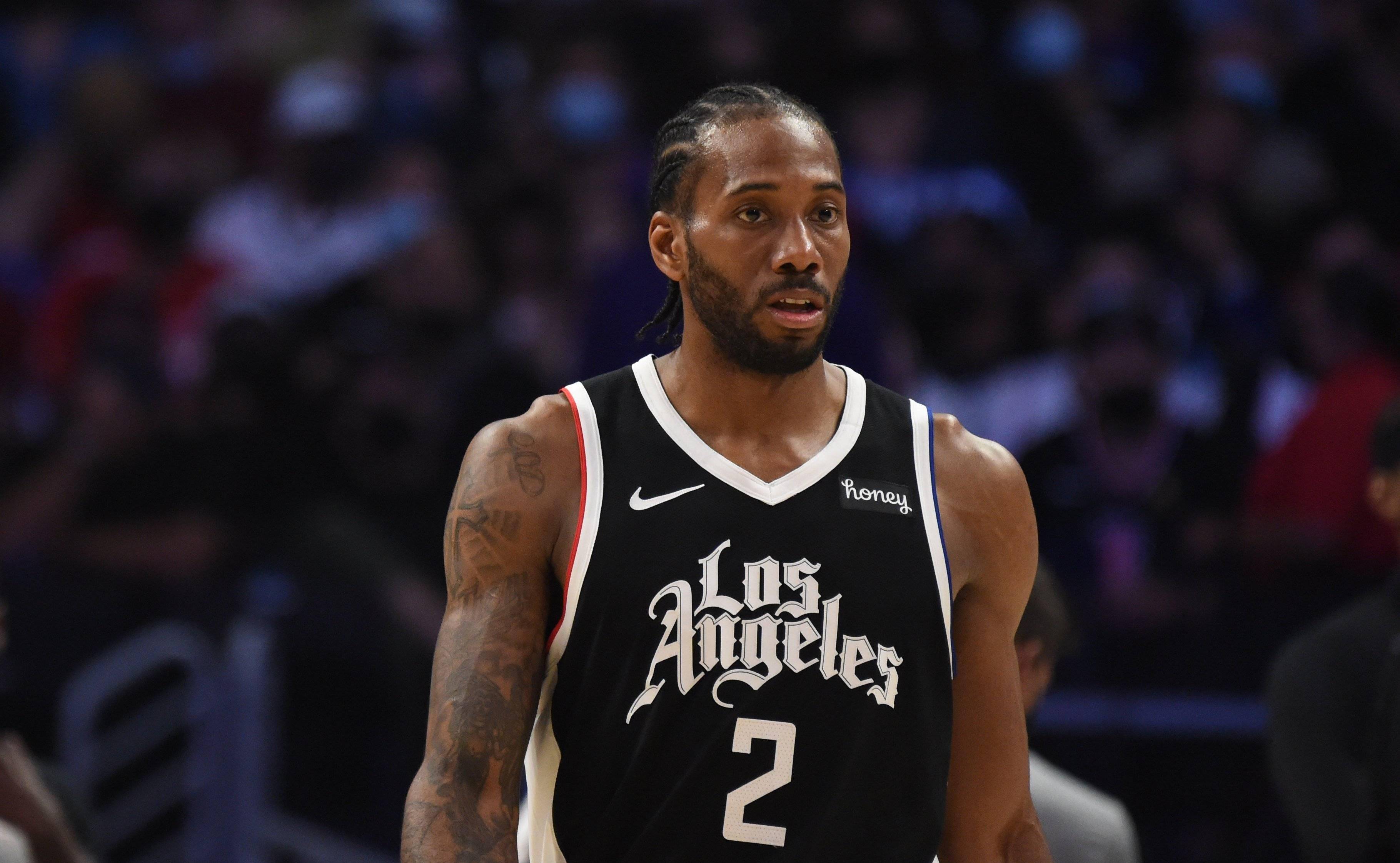 篮球湖人球员关键三分命中率高（湖人球员关键时刻三分命中率出众）