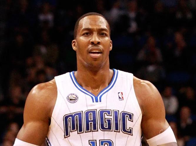 篮球湖人球员关键比赛中发挥稳定（湖人球员在关键比赛中表现稳健）