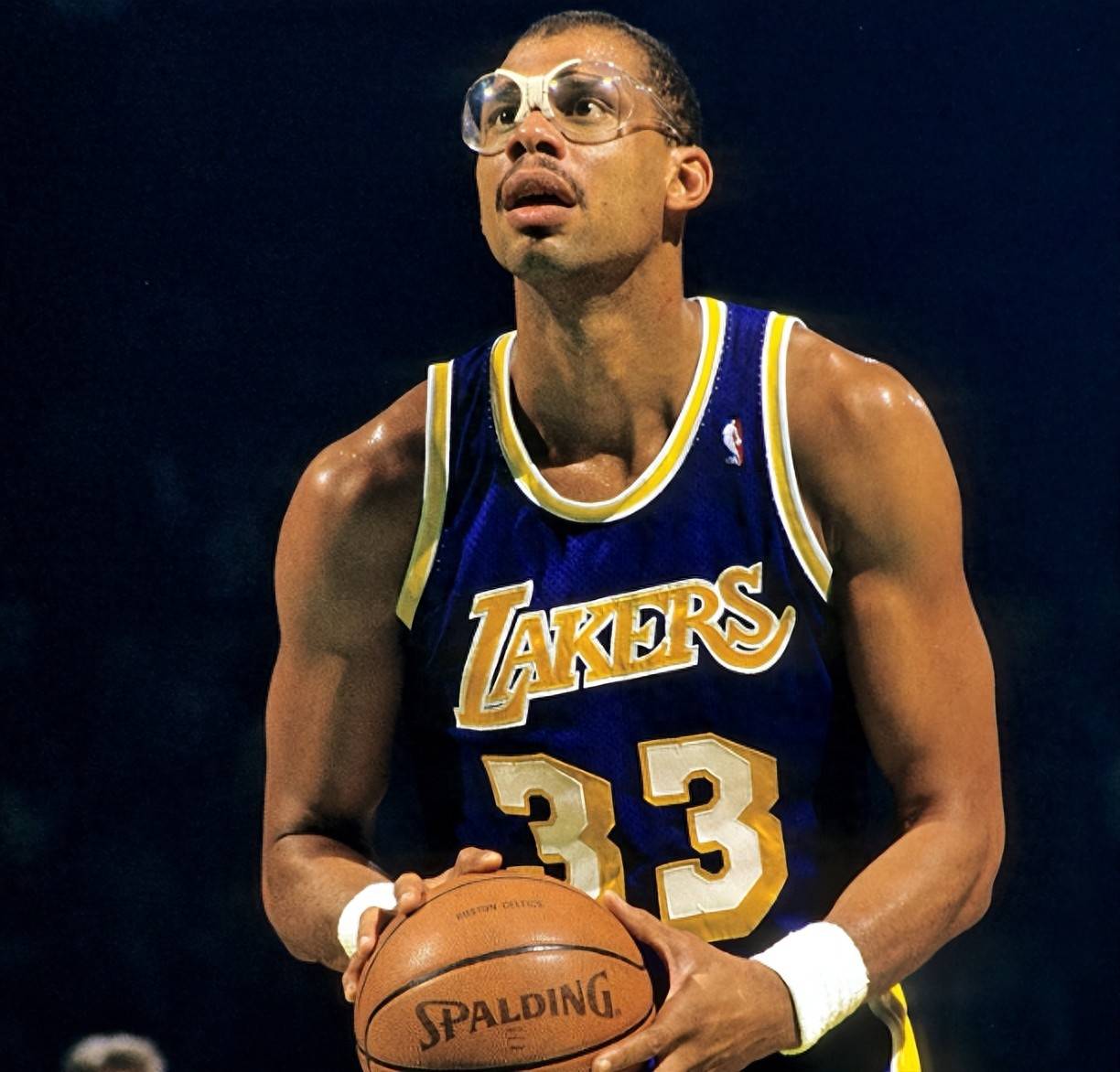 恩里克：毕包虽只积4分但表现很好；胜利对精神面貌很重要（恩里克：毕包仅4分却表现不俗，胜利对士气至关重要）