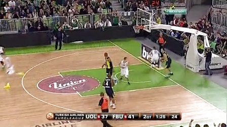 官方：恰尔汗奥卢手腕受伤退出土耳其大名单，不会出战西班牙（土耳其队官方：恰尔汗奥卢因手腕伤势退队，缺席对阵西班牙）