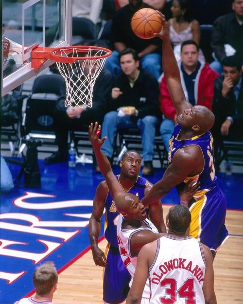 卡斯蒂亚赢得对手球迷赞誉，被称“多年来所遇到的最佳球队”（对手球迷盛赞卡斯蒂亚：称其为近年所遇最强球队）