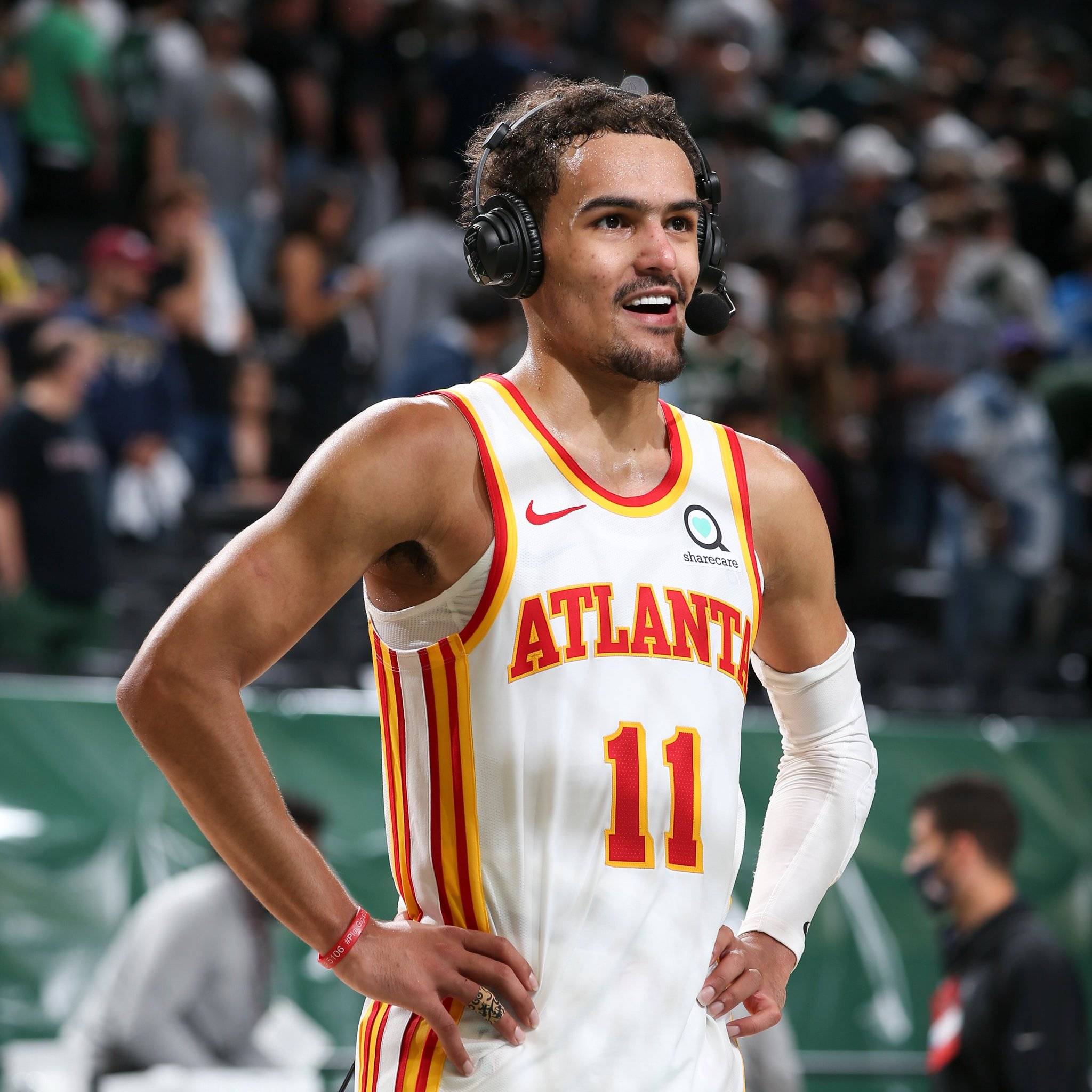 汪涵老婆杨乐乐带儿子参加马术比赛 11岁的沐沐侧脸像爸爸（杨乐乐陪儿子出战马术赛，11岁沐沐侧颜神似汪涵）