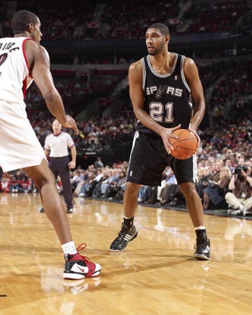 记者：于帕与拜仁的续约仍在谈判中，有可能在年底前做出决定（记者透露：拜仁与于帕续约谈判推进，或将于年底前定案）