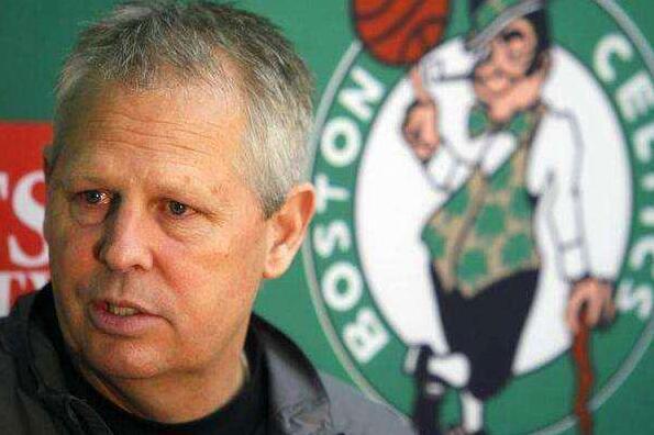 法比尼奥：重回巴西队感觉像第一次入选；会努力进入最终名单（法比尼奥：重返巴西队如初次召唤，将全力冲击最终大名单）