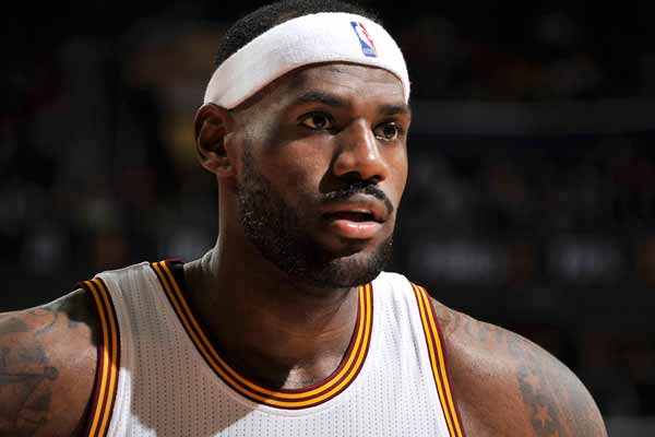 雷迪克谈里夫斯表现低迷：他扛了我们六周，消耗很大（雷迪克评里夫斯状态低迷：连扛球队六周，消耗巨大）